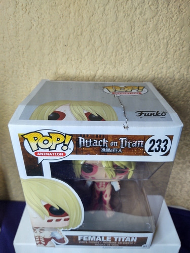 Funko Pop Female Titan 233 Atack On Titan Detalle En Caja (Usado)
