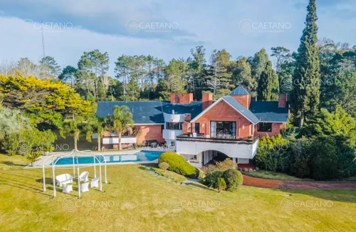 Venta Casa 7 Dormitorios. Golf, Playa Brava Punta Del Este