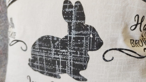 Almohadón Decorativo Conejo Negro - Funda + Relleno