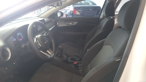 Kia Forte 4p LX L4/2.0 Man