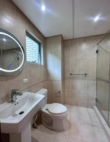 Alquiler De Exclusivo Apartamento En Resd. Siena Las Chimeneas, Planta 100 %. Dl