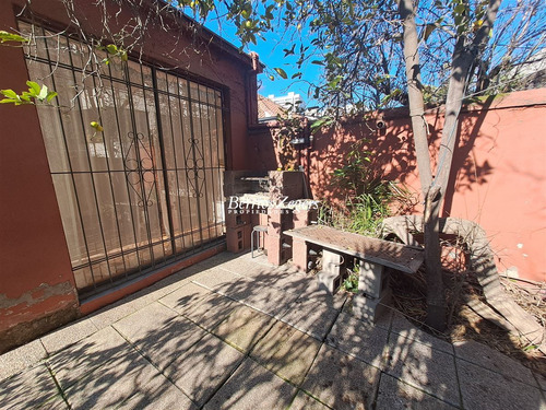 Casa En Venta De 5 Dorm. En Ñuñoa
