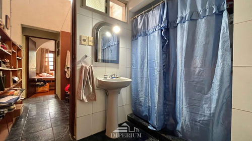 Casa De 3 Dormitorios Con Local Comercial !!!