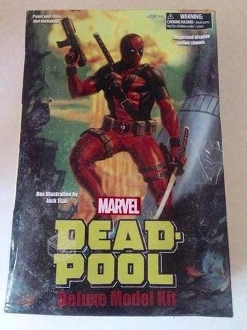 Deadpool (marvel) Figura De Lujo Importada  Para Pintar