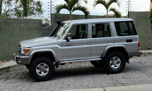 Toyota Land Cruiser  Serie S76