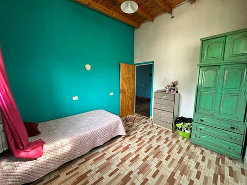 En Venta Amplia Casa De 4 Ambientes En Barrio Cerrado Las Moras - Sobre Calle Principal Luis Pasteur - Jose C Paz