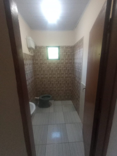 Casa Com Sala, Coz, Wc, 1 Quarto, Garagem E Quintal
