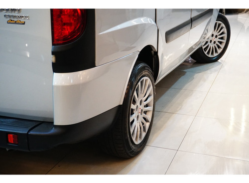 Fiat Doblo 1.8 MPI ESSENCE 7L 16V FLEX 4P MANUAL