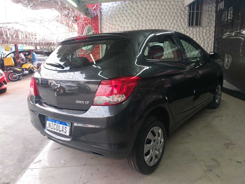 Imagem 5 de 14 de Chevrolet Onix 1.0 Lt Spe/4
