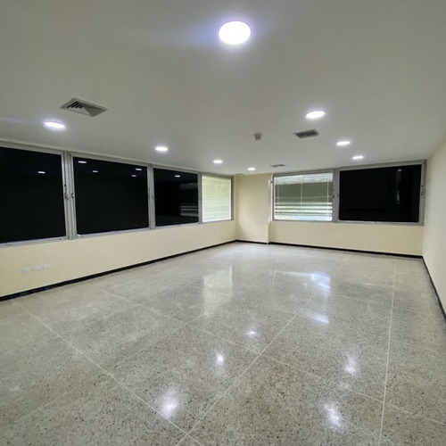 Piso Industrial En Alquiler - Urb. La Urbina