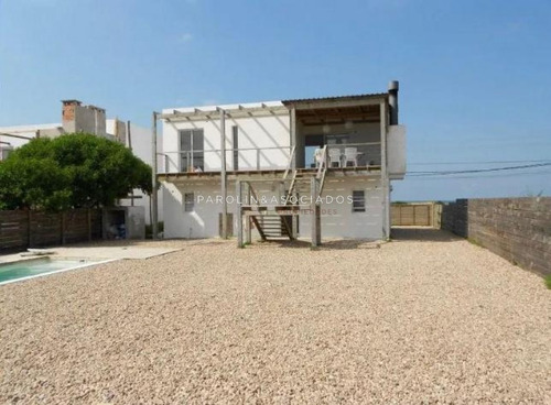 Casa En Venta De 3 Dormitorios En Punta Del Este , Manantiales - Ref: 3814