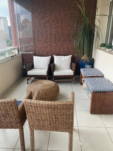 Apartamento À Venda Na Rua Benedito Lapin, Itaim Bibi, São Paulo - Sp - Liv-12090