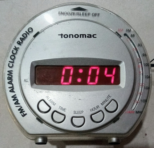 Radio Reloj Tonomac Modelo:to-c115(no Envio Fragil)
