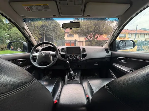 Toyota Fortuner 2.7MT 4X2