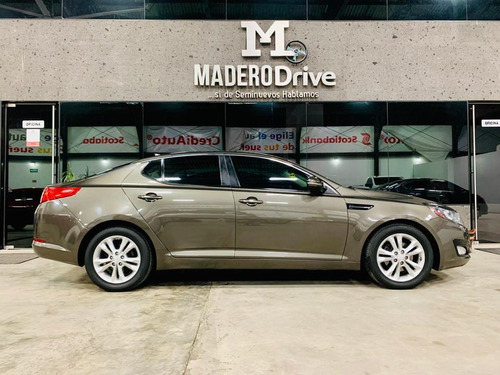 Imagen 8 de 13 de Kia Optima Modelo 2012