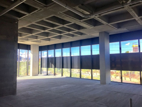 Imagen 1 de 6 de Oficinas En Renta En Valle Oriente