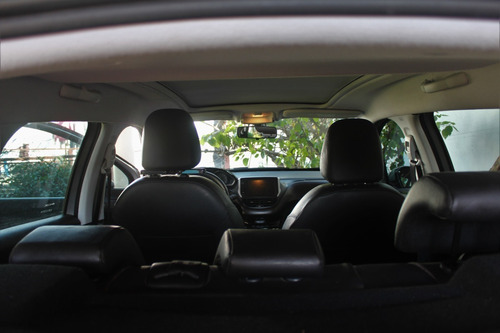 Imagen 16 de 20 de Peugeot 2008 2017 1.6 Feline