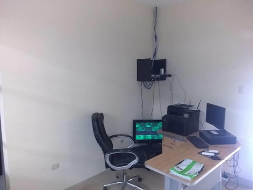 Galpones Con Locales En Venta En Centro Barquisimeto Lara -- %%m-c-t%% Cod. 23 Guion 2 3 5 2 2