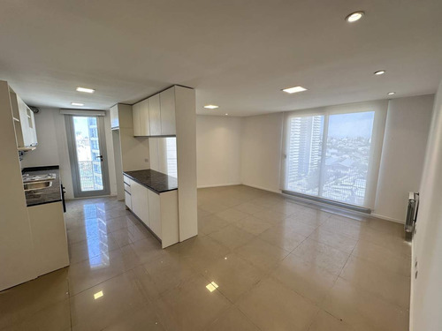 Departamento De 2 Dormitorios En Alquiler En Barrio Gral. Paz - Torre Alto Paz