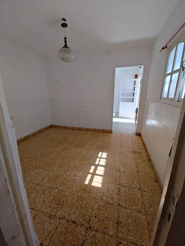 Casa En Venta - 2 Dormitorios 1 Baño - 126mts2 - Azul