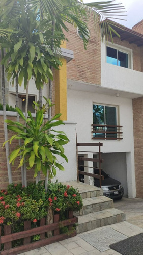 Townhouse En Venta Urbanización Barrio Sucre Código 224834