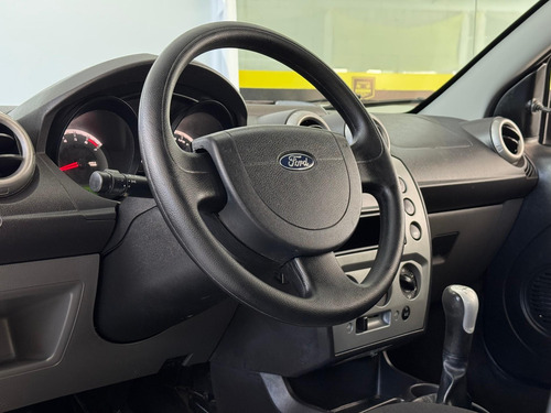 Ford Fiesta 1.6 MPI CLASS HATCH 8V FLEX 4P MANUAL