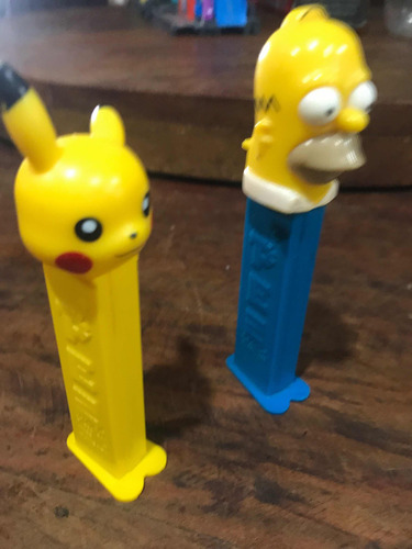 Pez Raro Homer Simpsons E Pikachu (Usado)