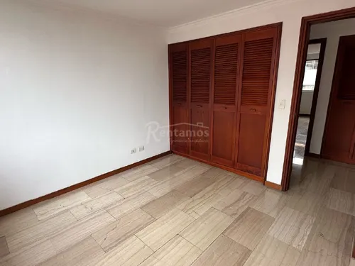 Apartamento En Venta En Conquistadores. Cod V776097