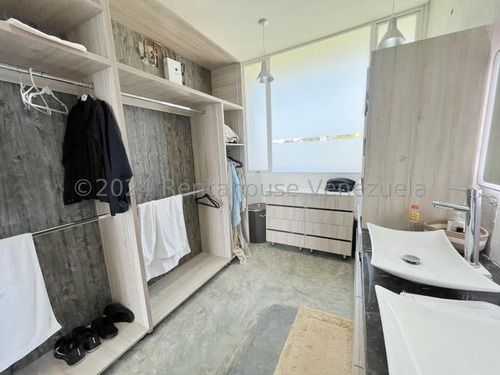 Ofrecemos En Alquiler Exclusivo Y Elegante Loft Ubicado En Oripoto 24-14767