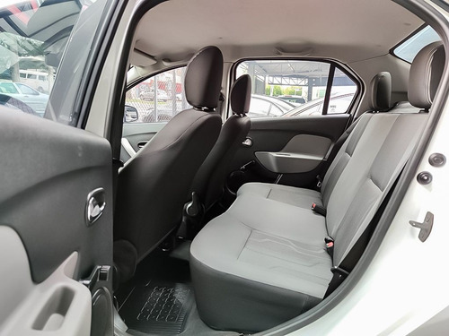 Imagem 8 de 15 de Renault Logan 1.6 Expression 8v