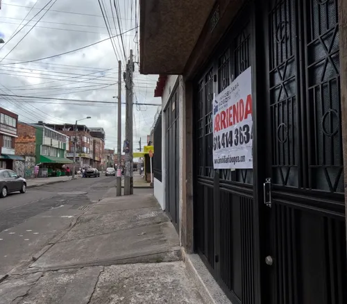 Arriendo Local Comercial Con Bodegaje Y/o Oficinas Prado Veraniego Norte Bogota.