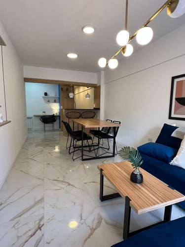 Imagen 5 de 19 de Departamento De 3 Ambientes A La Calle C/ Balcon Y Cochera