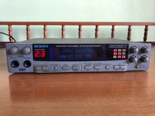Multi Efeitos Zoom 9030 Cinza
