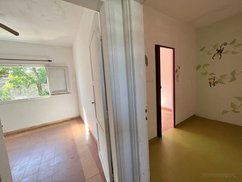 Alquiler De Lindo Apartamento. Peñarol, 3 O 4 Dormitorios, Estufa A Leña, Muy Luminoso Y De Buen Tamaño!