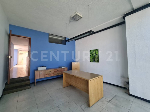 Local Comercial Con Oficinas Y Bodega En Colonia Chulavista Puebla
