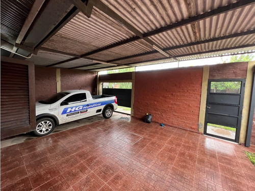 Impecable Casa De 3 Dormitorios A Metros De Asfalto