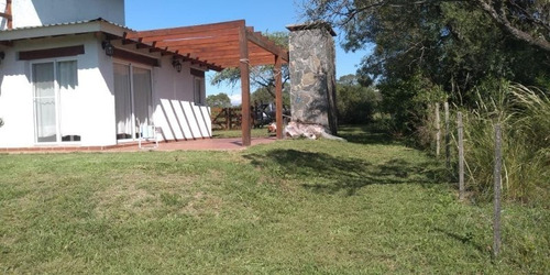 Imagen 9 de 13 de Venta De Vivienda En Barrio Las Lagunitas - Viv0163