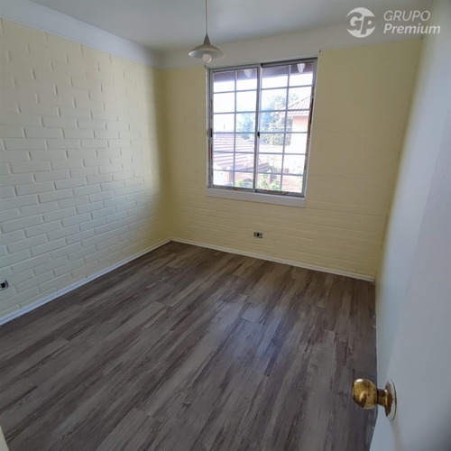 Casa En Venta De 3d 2b Y 1e En Puente Alto