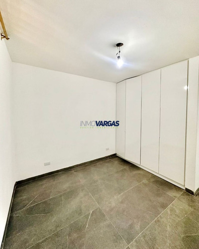 Te Ofrecemos Apartamento En Venta - Bajada Del Playon, La Guaira
