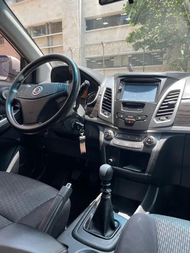 SsangYoung Korando 2.0 gasolina 4x2 m/t