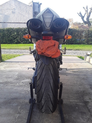 Yamaha R1 Pista