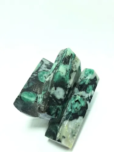 Raiz De Esmeralda Pulida Piedras Semiprec. - Mahalpiedras