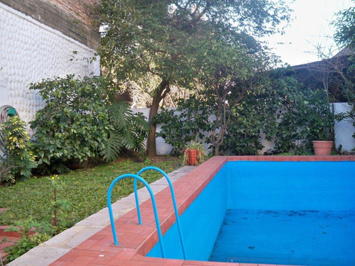 Casa Con Jardin Y Pileta Y Pequeño Depto Separado