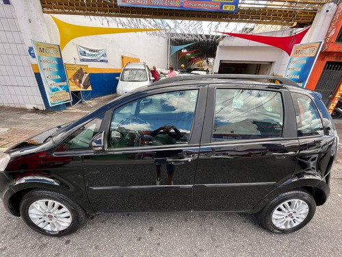 Imagem 2 de 13 de Fiat Idea Attractive 1.4 8v (flex)
