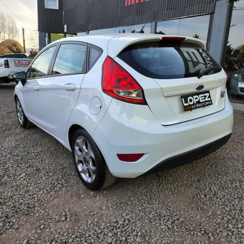 Imagen 6 de 9 de Ford Fiesta 1.6 Kd Titanium 5p 2013