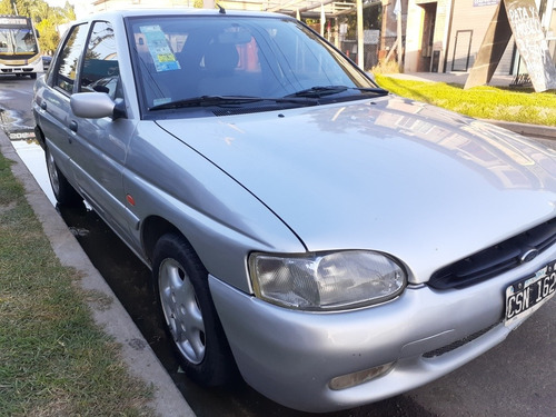 Ford Escort 1999 1.8 Ghia
