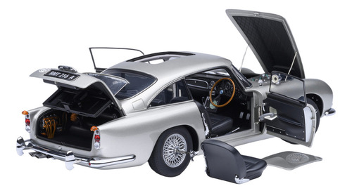 Aston Martin Db5 James Bond 007 Escala 1:18 Autoart 70296 Color Plateado