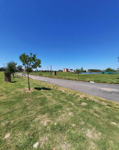 Imagen 4 de 5 de Rbs. Hermoso Lote Al Bosque Con Vista A Laguna En Barrio Santa Isabel 2, Ing Maschwitz..