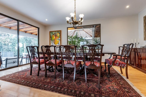 Casa En Venta De 6 Dorm. En Lo Barnechea