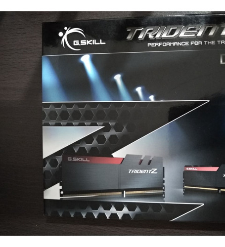 Memoria Trident Z  16gb 2 G.skill F4-3000c15d-16gtzb Usado